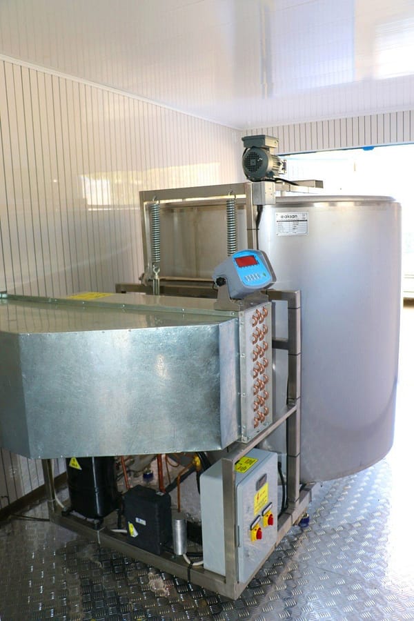 Продается молокоприемный пункт  производительностью от 500 до 4000 л. за смену с охладителем молока 2000 л.